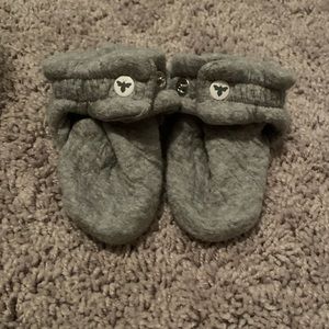 Burt’s Bees Footies size 0-3 months